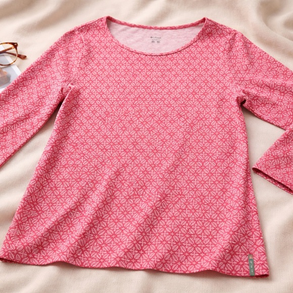 Columbia Sportswear Women’s Red Geometric Floral Scoop Neck Long Sleeve Shirt - Picture 2 of 10